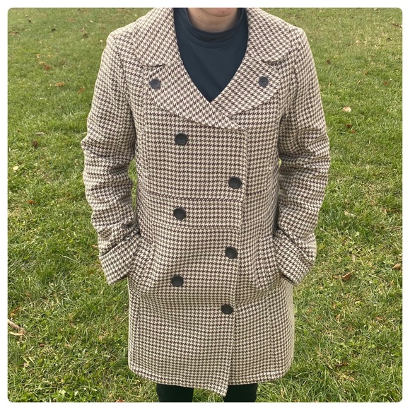 EUC: Like New, worn 3 times, Volcom (L) Beige Houndstooth Double Breasted Coat. - Picture 1 of 5